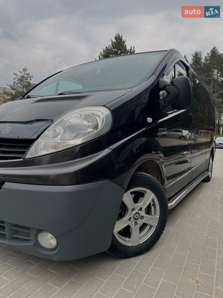 Минивэн Renault Trafic 2008 в Новояворовске