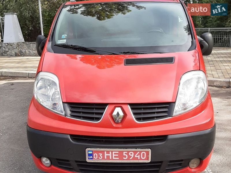 Грузопассажирский фургон Renault Trafic 2010 в Полтаве