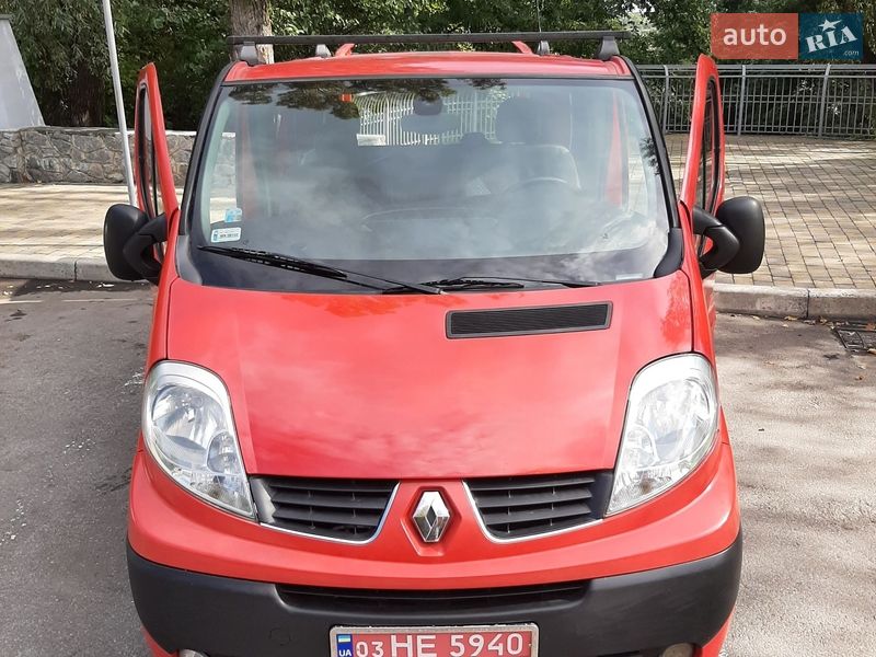 Грузопассажирский фургон Renault Trafic 2010 в Полтаве