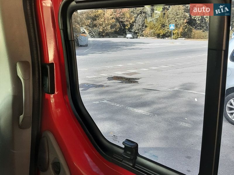 Грузопассажирский фургон Renault Trafic 2010 в Полтаве
