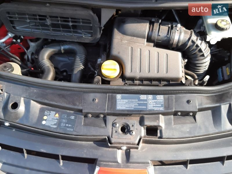 Грузопассажирский фургон Renault Trafic 2010 в Полтаве