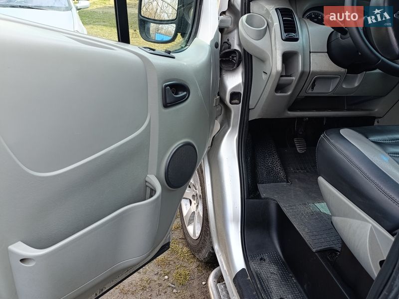 Минивэн Renault Trafic 2007 в Заставной