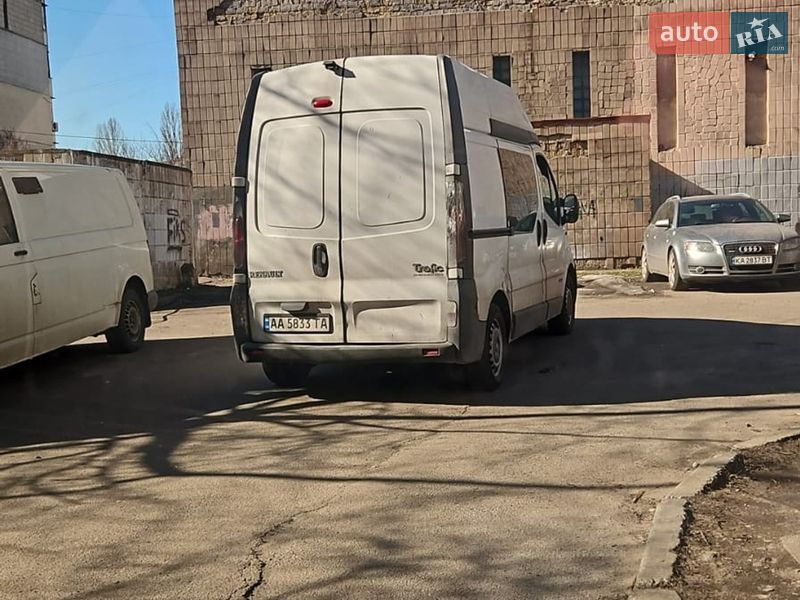 Мінівен Renault Trafic 2005 в Києві