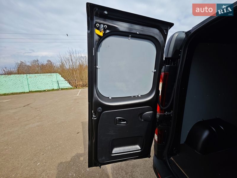 Вантажний фургон Renault Trafic 2020 в Дубні