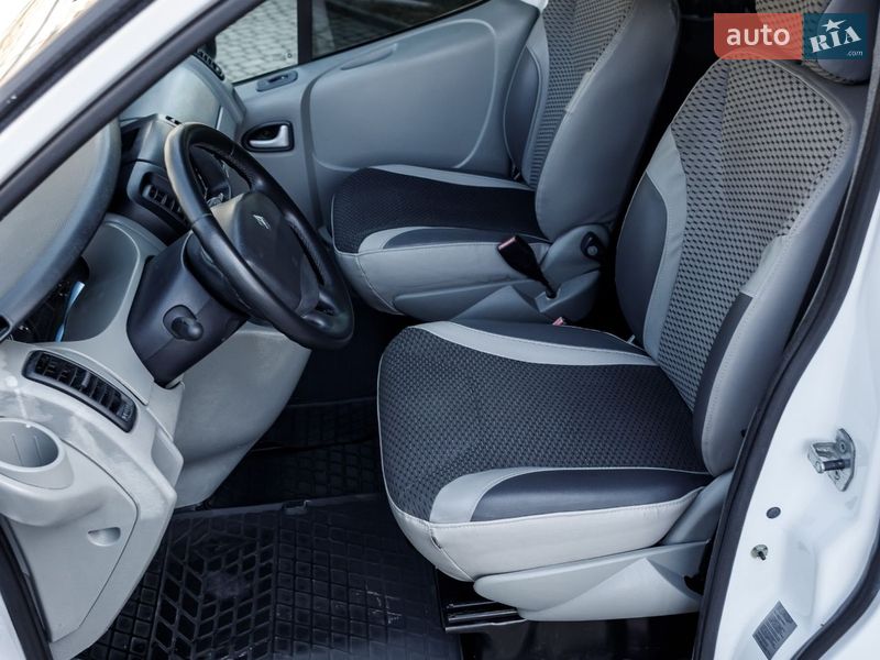 Минивэн Renault Trafic 2007 в Баре фото 15 Минивэн Renault Trafic 2007 в Баре