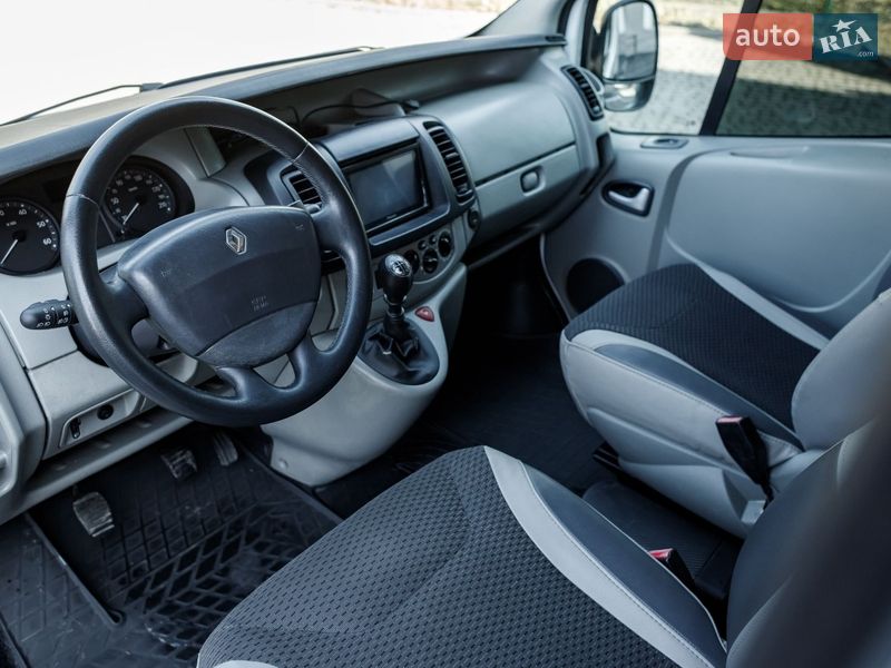 Минивэн Renault Trafic 2007 в Баре фото 16 Минивэн Renault Trafic 2007 в Баре