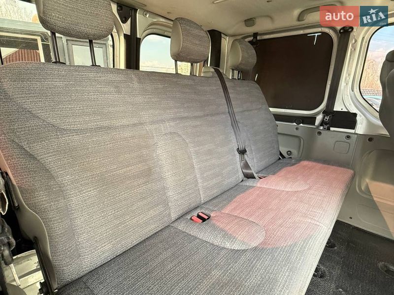 Минивэн Renault Trafic 2010 в Киеве фото 9 Минивэн Renault Trafic 2010 в Киеве
