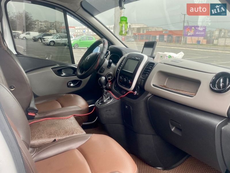 Мікроавтобус вантажний (до 3,5т) Renault Trafic 2015 в Білгороді-Дністровському