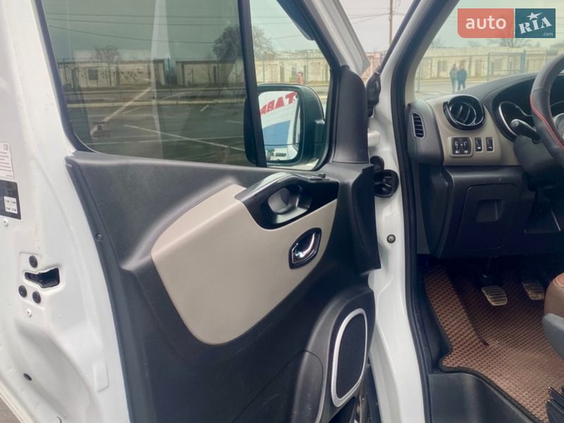 Мікроавтобус вантажний (до 3,5т) Renault Trafic 2015 в Білгороді-Дністровському