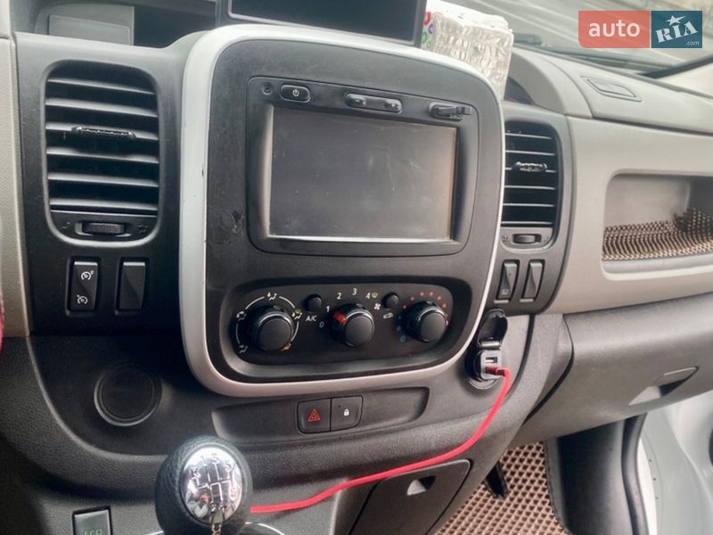 Мікроавтобус вантажний (до 3,5т) Renault Trafic 2015 в Білгороді-Дністровському