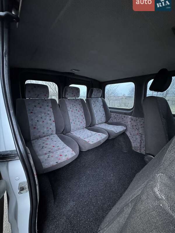 Минивэн Renault Trafic 2004 в Ровно