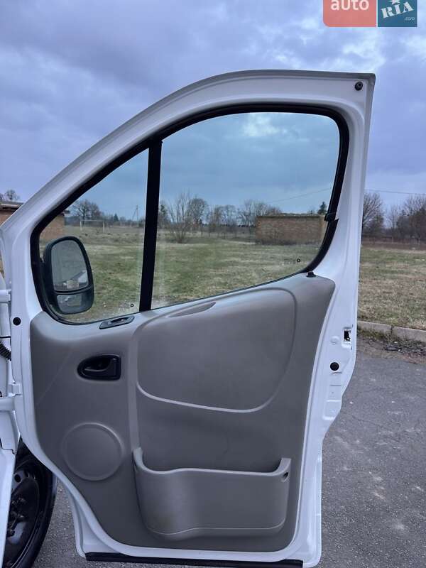 Минивэн Renault Trafic 2004 в Ровно