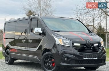 Минивэн Renault Trafic 2016 в Млинове