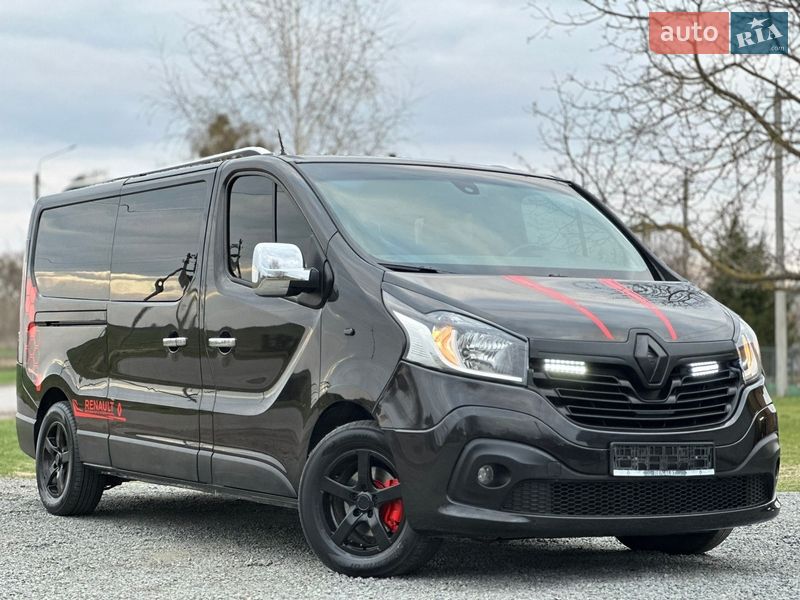 Минивэн Renault Trafic 2016 в Млинове