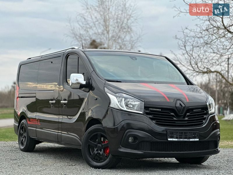Минивэн Renault Trafic 2016 в Млинове