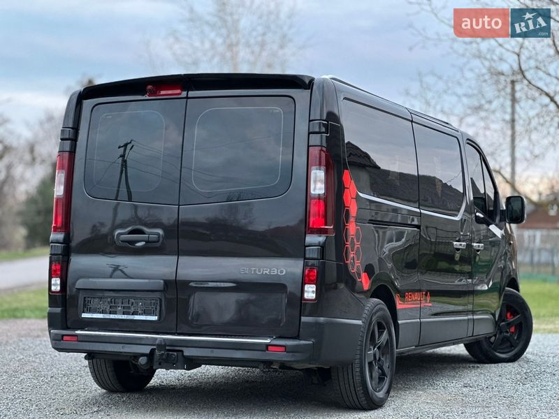 Минивэн Renault Trafic 2016 в Млинове