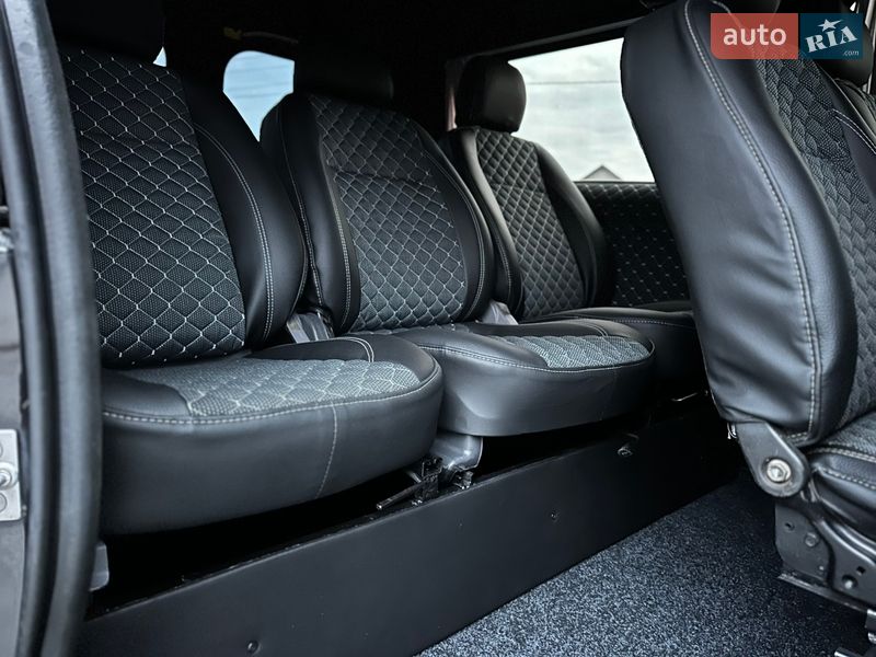 Минивэн Renault Trafic 2016 в Млинове