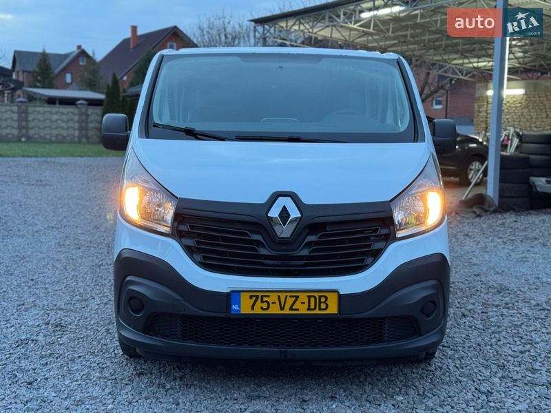 Грузопассажирский фургон Renault Trafic 2016 в Луцке