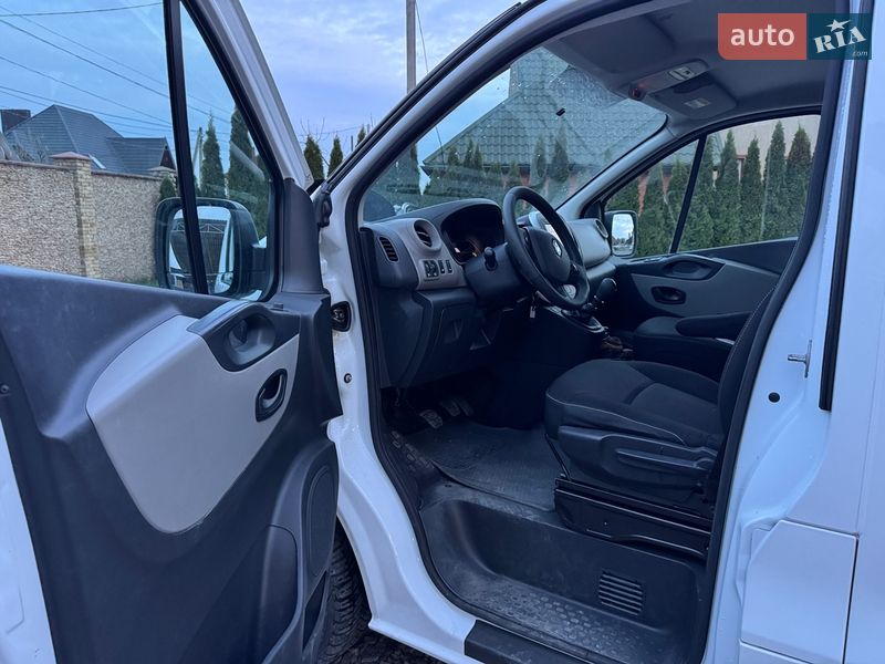 Грузопассажирский фургон Renault Trafic 2016 в Луцке