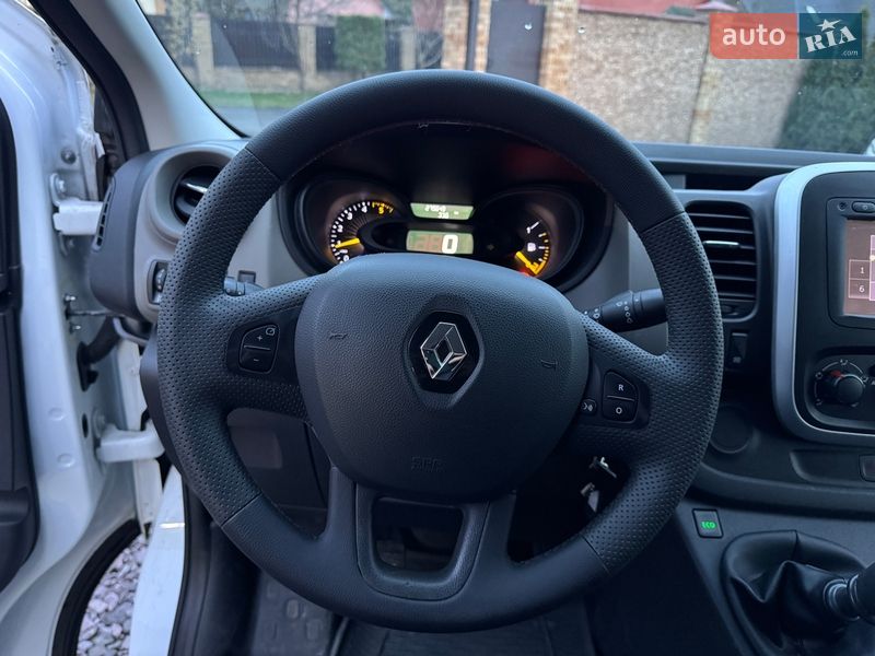 Грузопассажирский фургон Renault Trafic 2016 в Луцке