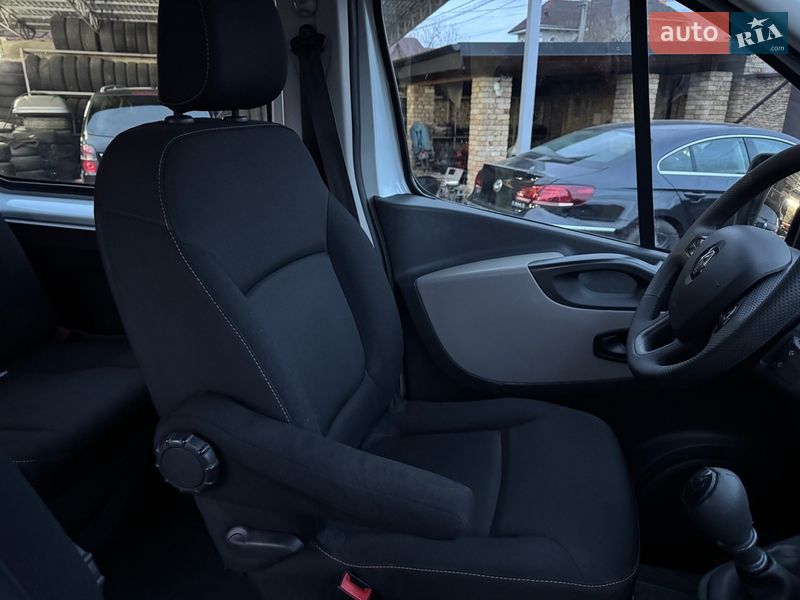 Грузопассажирский фургон Renault Trafic 2016 в Луцке