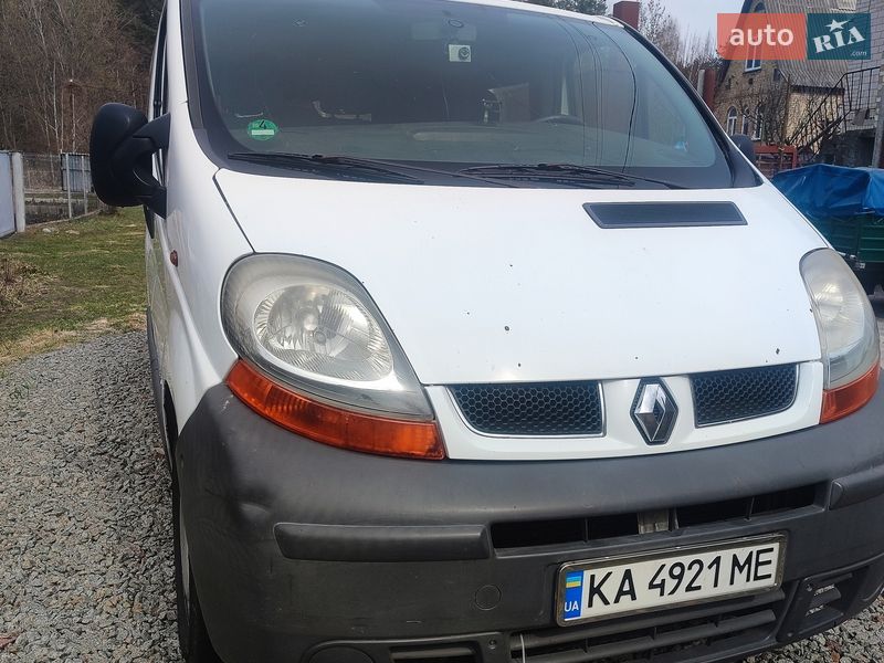 Вантажопасажирський фургон Renault Trafic 2003 в Києві
