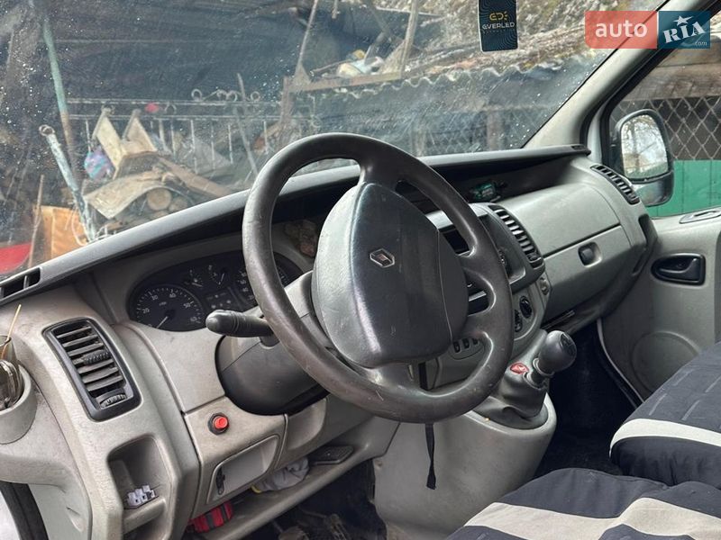 Мінівен Renault Trafic 2004 в Ратному