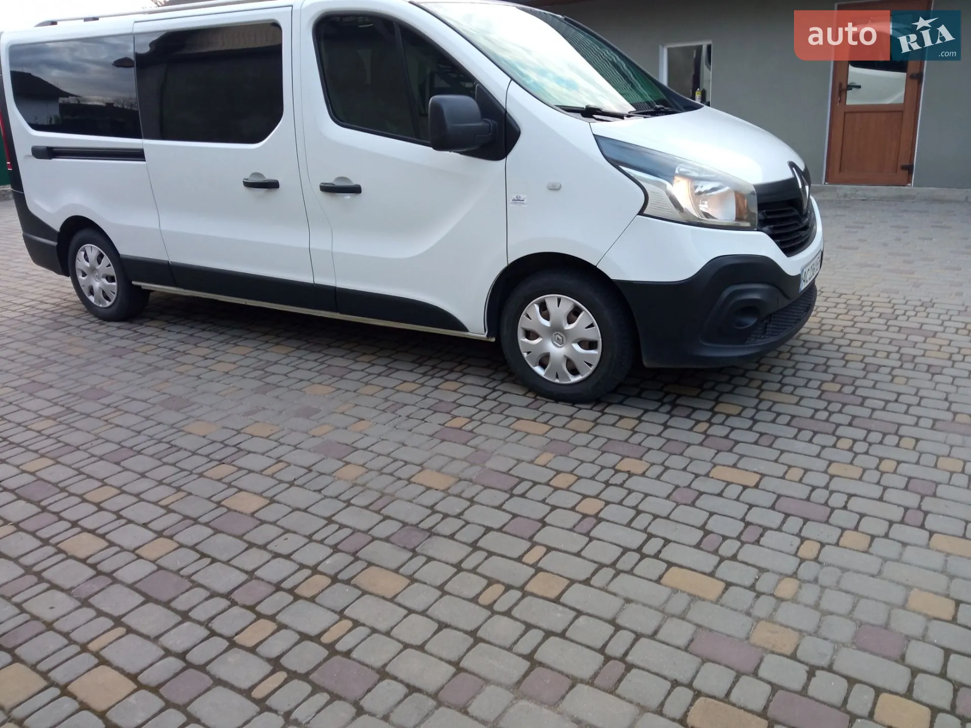 2016 Renault Trafic - мініатюра 2