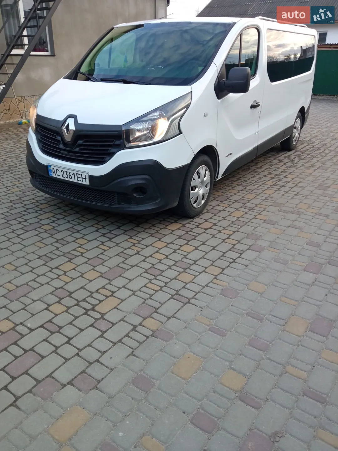2016 Renault Trafic - мініатюра 3