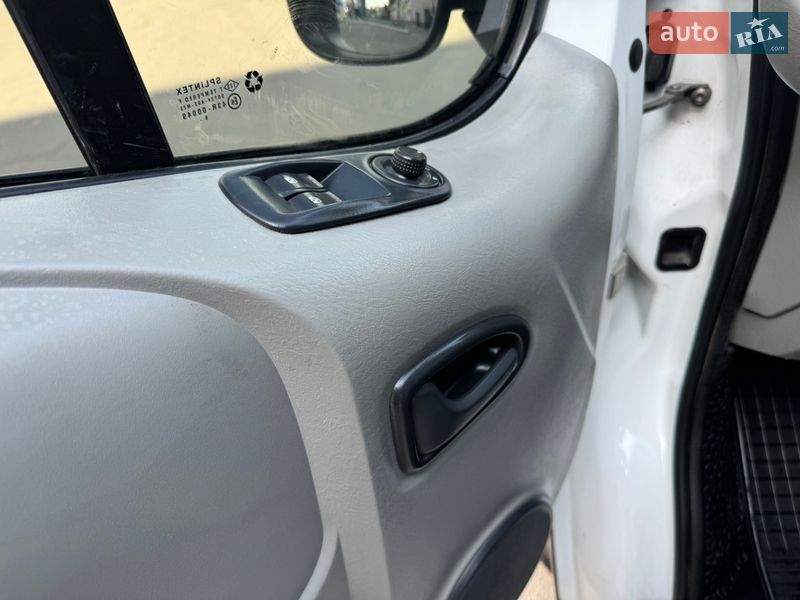 Мінівен Renault Trafic 2010 в Миколаєві фото 14 Мінівен Renault Trafic 2010 в Миколаєві