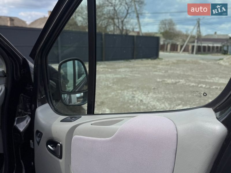 Мінівен Renault Trafic 2011 в Ізмаїлі фото 18 Мінівен Renault Trafic 2011 в Ізмаїлі