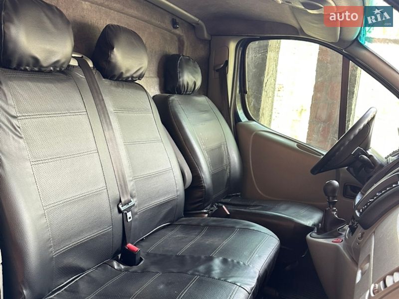 Вантажний фургон Renault Trafic 2011 в Дніпрі