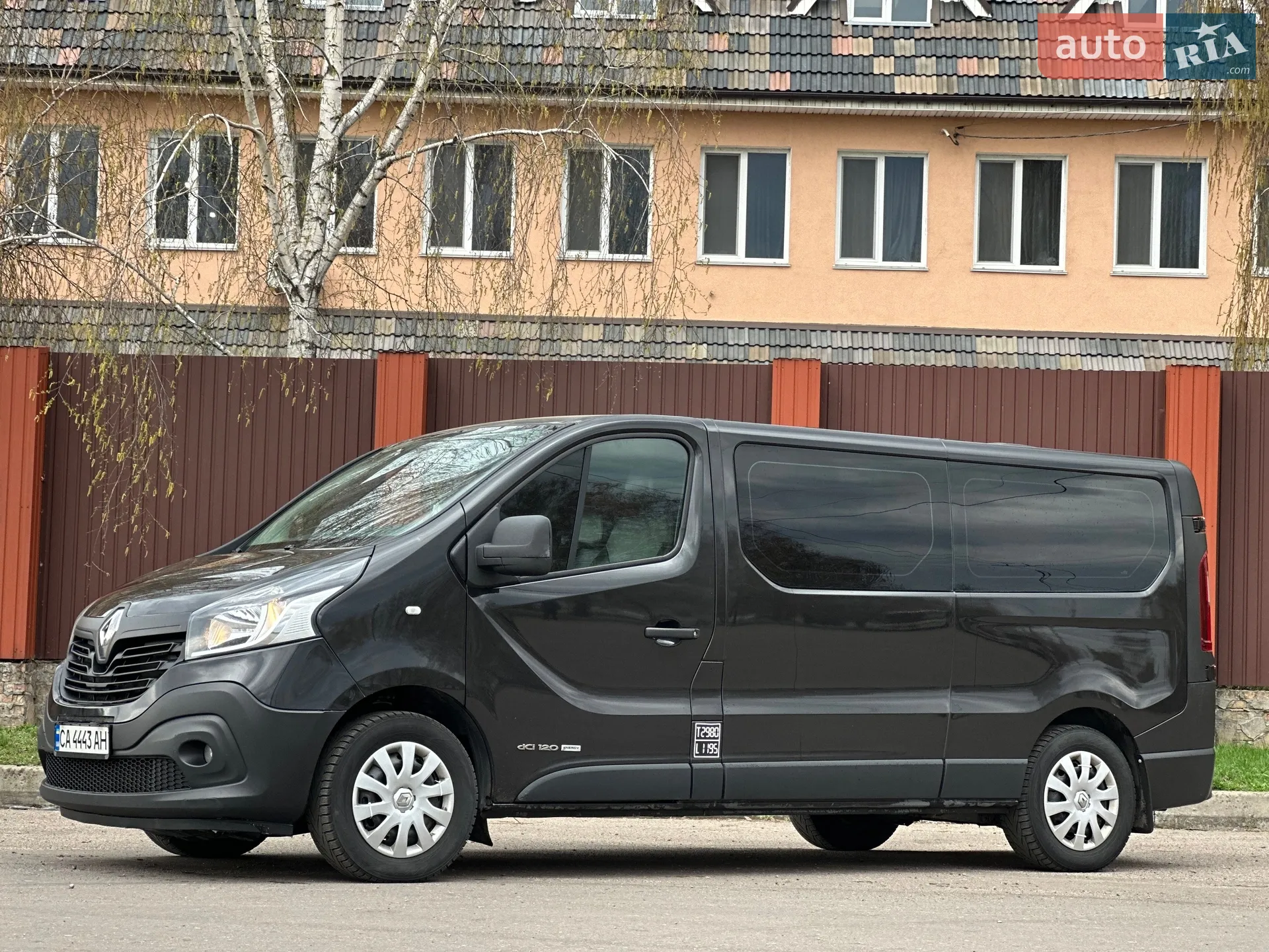 2015 Renault Trafic - мініатюра 3