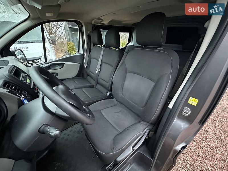 Грузопассажирский фургон Renault Trafic 2018 в Ровно