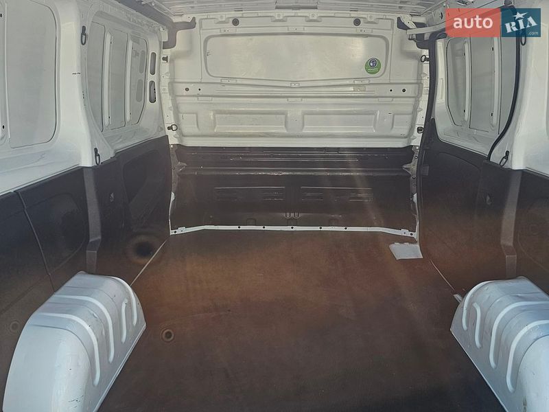 Вантажопасажирський фургон Renault Trafic 2019 в Запоріжжі