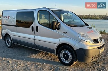 Вантажопасажирський фургон Renault Trafic 2012 в Дніпрі