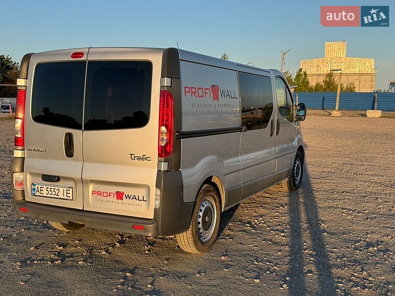 Вантажопасажирський фургон Renault Trafic 2012 в Дніпрі
