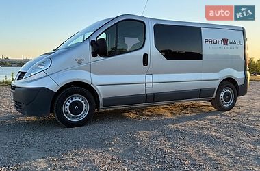 Вантажопасажирський фургон Renault Trafic 2012 в Дніпрі