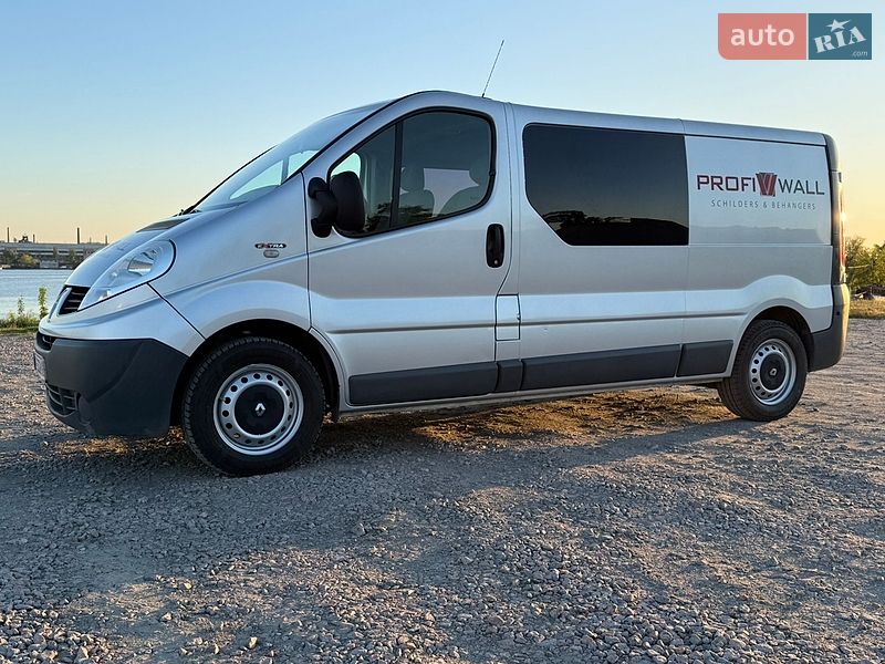 Вантажопасажирський фургон Renault Trafic 2012 в Дніпрі