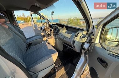 Вантажопасажирський фургон Renault Trafic 2012 в Дніпрі