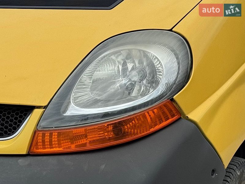Минивэн Renault Trafic 2003 в Каменец-Подольском