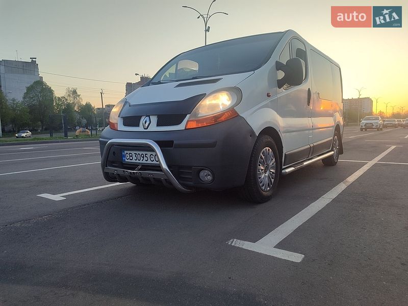 Грузовой фургон Renault Trafic 2004 в Чернигове