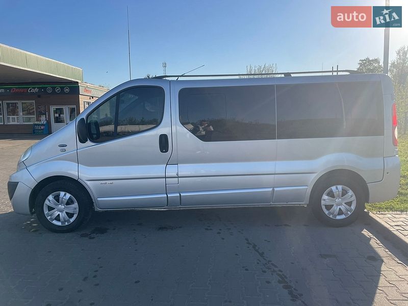 Мінівен Renault Trafic 2011 в Конотопі
