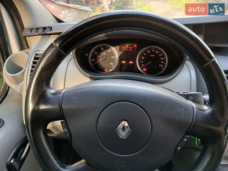 Мінівен Renault Trafic 2011 в Конотопі