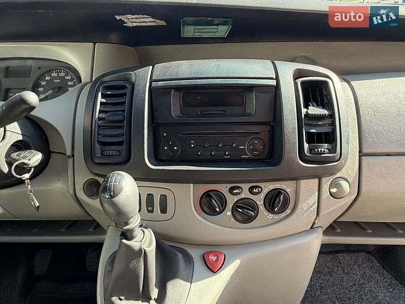 Минивэн Renault Trafic 2006 в Ровно