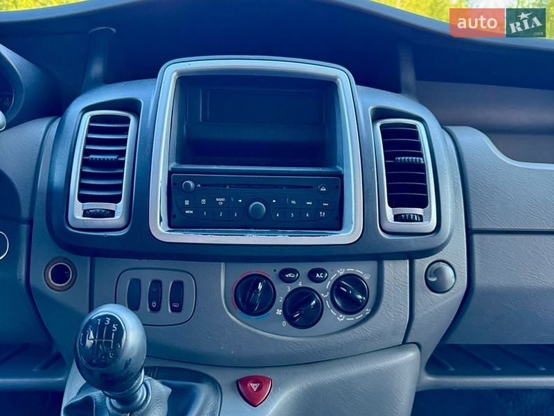 Микроавтобус Renault Trafic 2011 в Ровно