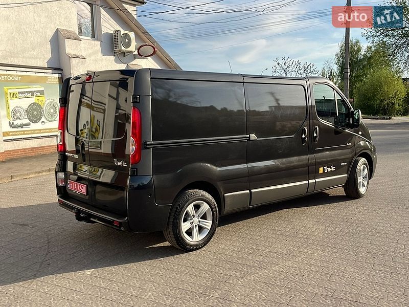 Грузовой фургон Renault Trafic 2012 в Бродах