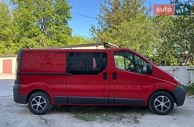 Грузопассажирский фургон Renault Trafic 2006 в Каменец-Подольском