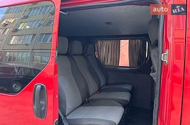 Грузопассажирский фургон Renault Trafic 2006 в Каменец-Подольском