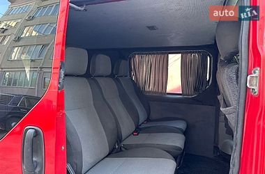 Грузопассажирский фургон Renault Trafic 2006 в Каменец-Подольском